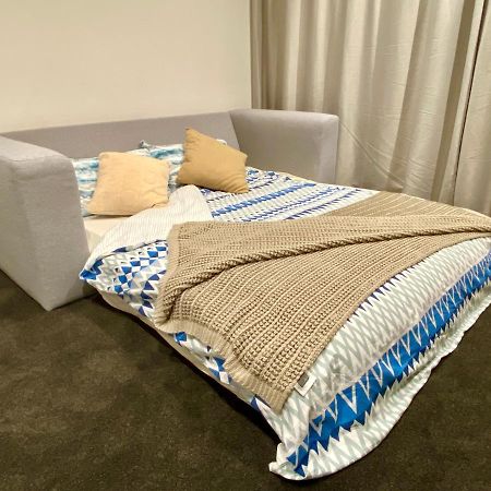 Modern 2-Bedroom Apartment 7-Mins Walk To Queenstown Extérieur photo