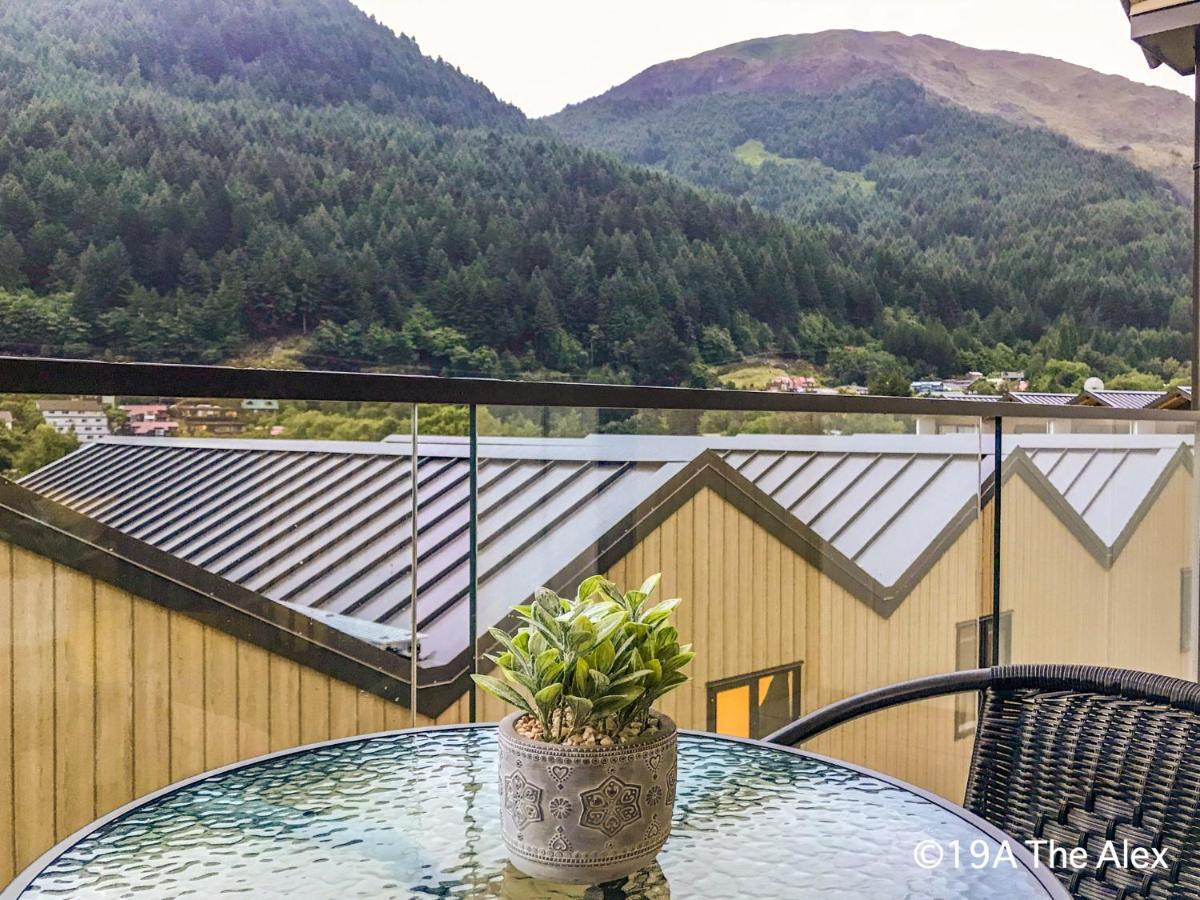 Modern 2-Bedroom Apartment 7-Mins Walk To Queenstown Extérieur photo