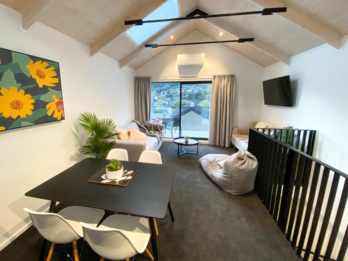 Modern 2-Bedroom Apartment 7-Mins Walk To Queenstown Extérieur photo