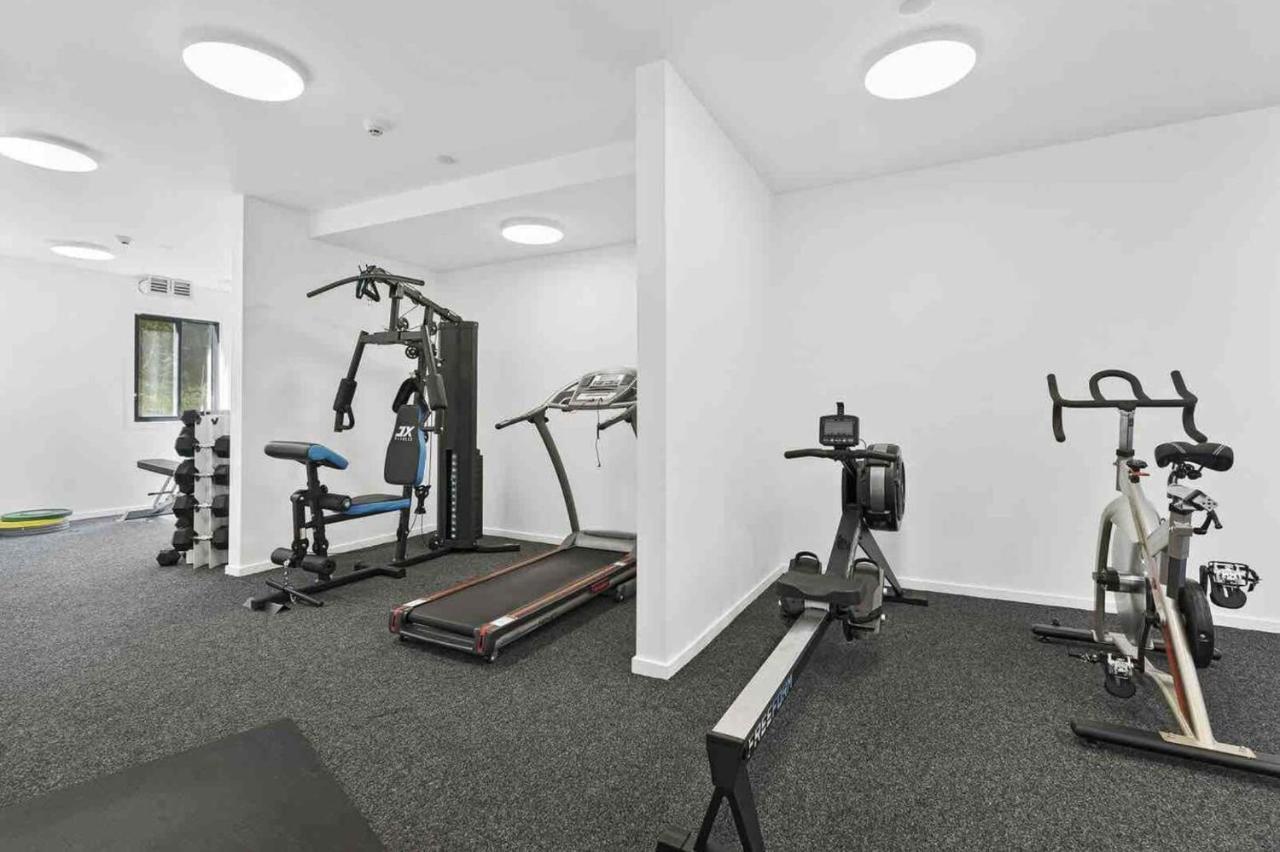 Modern 2-Bedroom Apartment 7-Mins Walk To Queenstown Extérieur photo