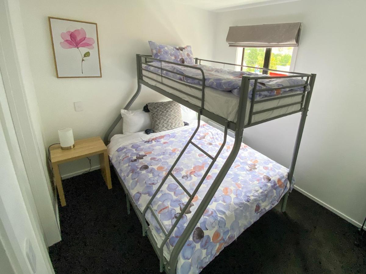 Modern 2-Bedroom Apartment 7-Mins Walk To Queenstown Extérieur photo