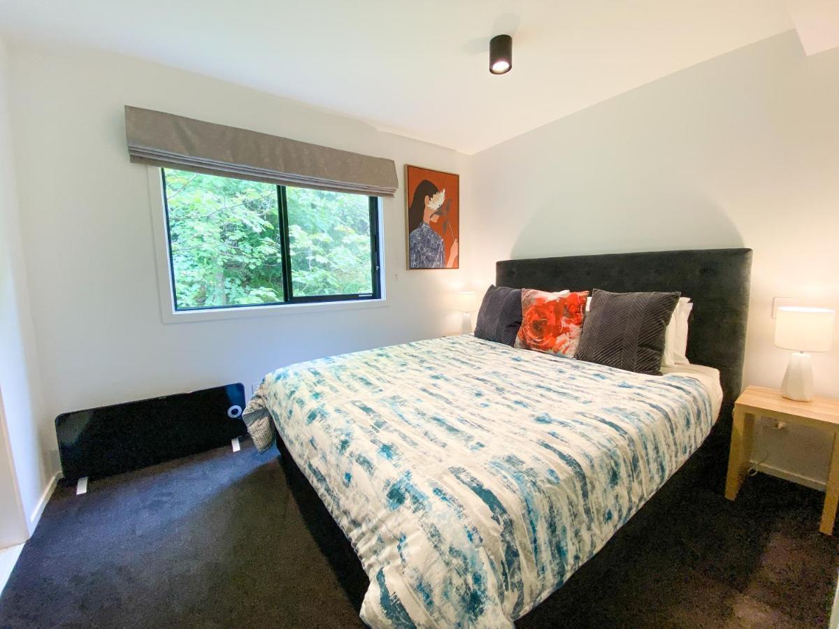 Modern 2-Bedroom Apartment 7-Mins Walk To Queenstown Extérieur photo
